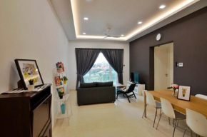 Comfy 2BR TriTower Suite next to JB CIQ, JBCC & Capri